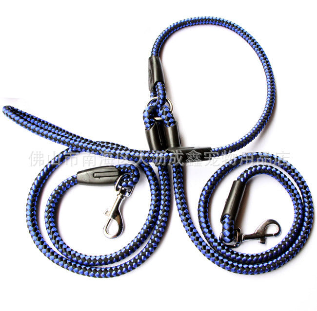 Handle Two Dogs Effortlessly with This Double-Ended Traction Rope