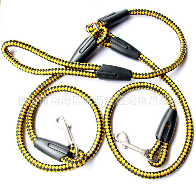 Handle Two Dogs Effortlessly with This Double-Ended Traction Rope