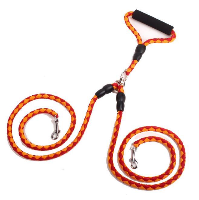 Handle Two Dogs Effortlessly with This Double-Ended Traction Rope